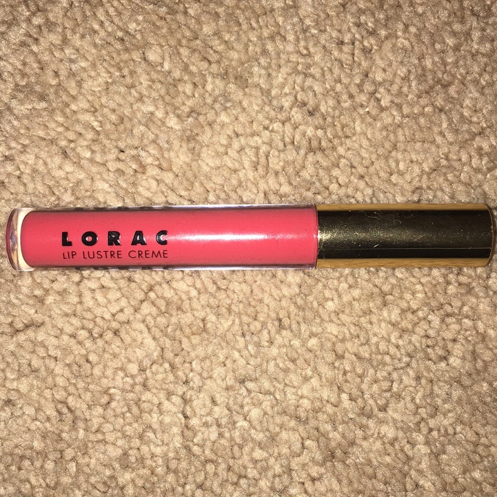 Lorac lipgloss in shade fairytale